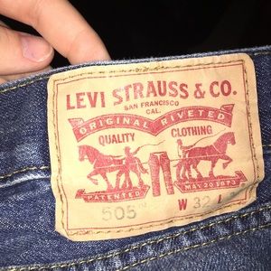 505 LEVI JEANS W32 L34